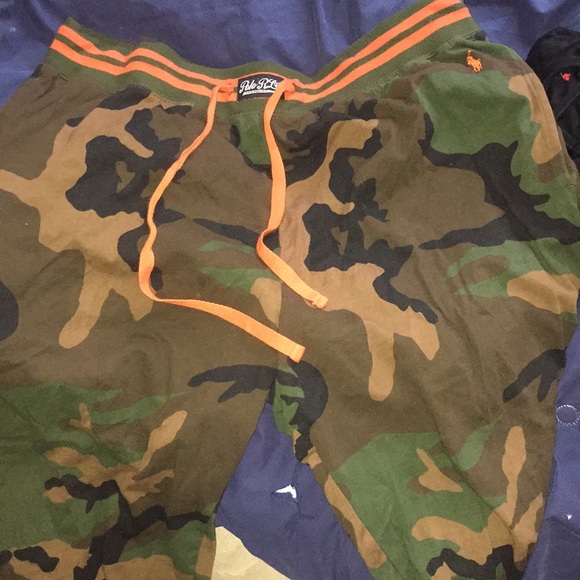 3 pair of men polo pants. - Picture 6 of 7